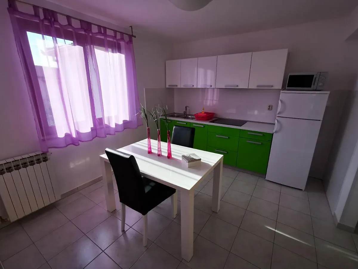 Apartments Medusa Rovigno 0*,  Croazia